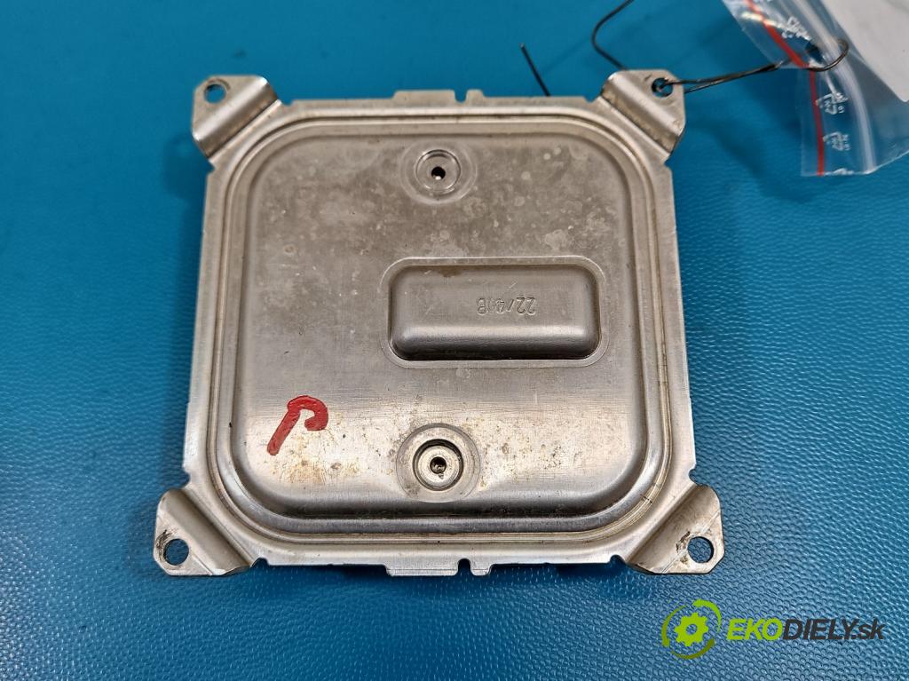 Renault Clio V 2019- 1.0 91 KM automatic 67 kW 999 cm3 5- modul lampy: 260556623R