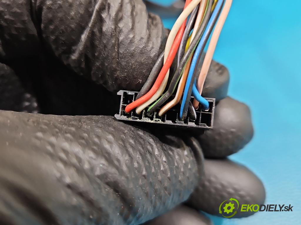 Audi A5 8T 2007-2016 3.0 tdi 239KM automatic 176 kW 2967 cm3 5- zrkadlo ľavé  (Kľučka dverí ostatné)