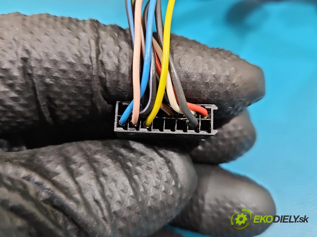 Audi A5 8T 2007-2016 3.0 tdi 239KM automatic 176 kW 2967 cm3 5- zrkadlo ľavé  (Kľučka dverí ostatné)