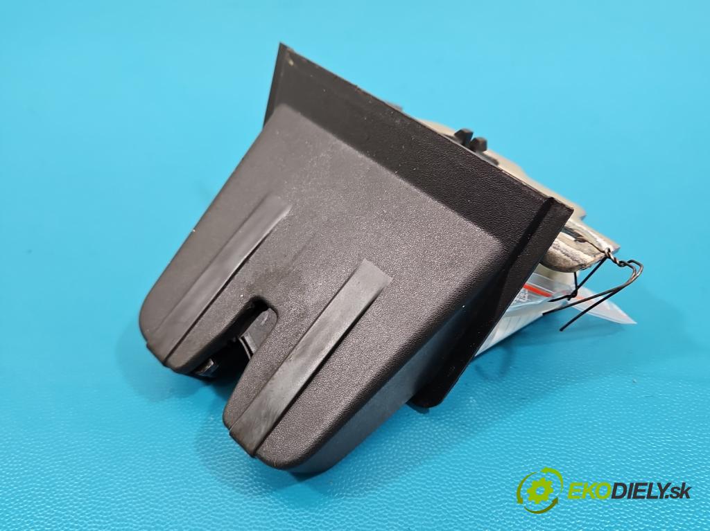 Vw Passat B8 2014 - 2.0 tdi 150 HP automatic 110 kW 1968 cm3 5- zámok kufrové dvere zadné 5TA827505D