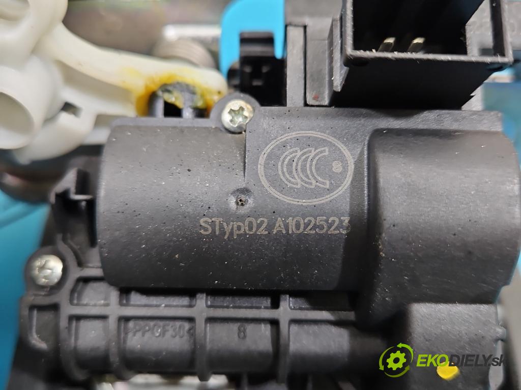 Vw Passat B8 2014 - 2.0 tdi 150 HP automatic 110 kW 1968 cm3 5- zámok kufrové dvere zadné 5TA827505D