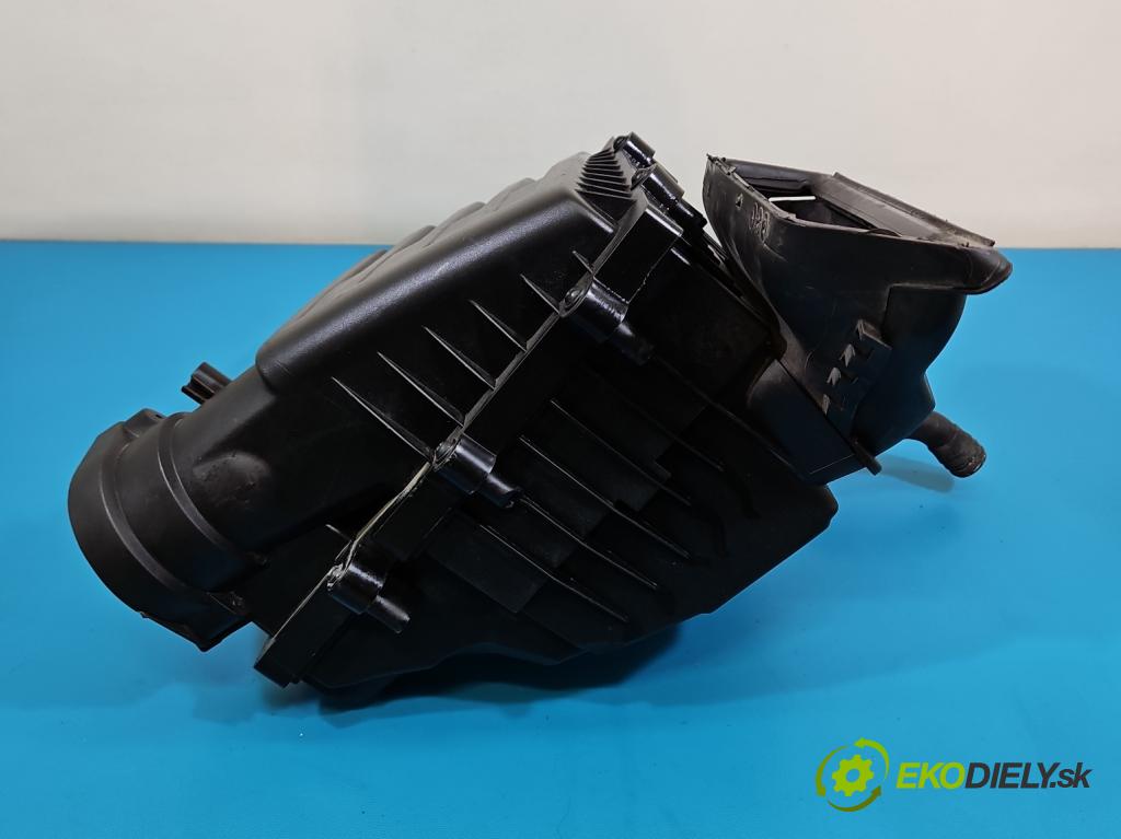 Vw Passat B8 2014 - 2.0 tdi 150 HP automatic 110 kW 1968 cm3 5- obal filtra vzduchu 5Q0129601AC (Obal vzduchového filtra)