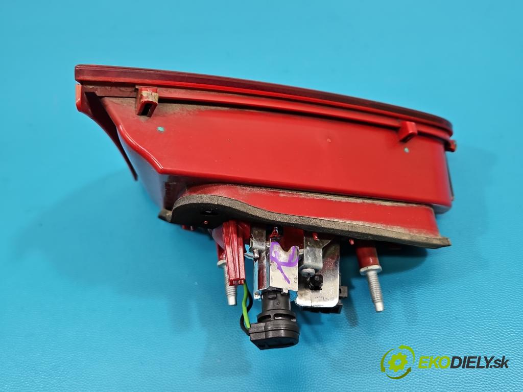 Audi A5 8T 2007-2016 3.0 tdi 239KM automatic 176 kW 2967 cm3 5- svetlo / reflektor zadné pravé 8T0945094A (Kľučka dverí ostatné)