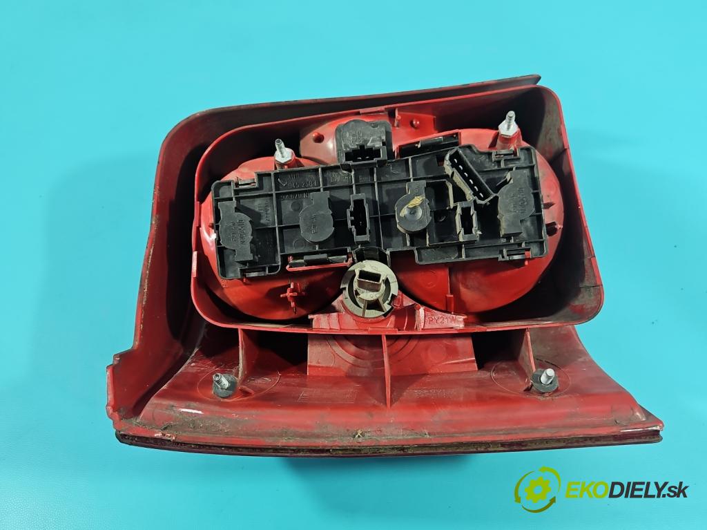 Vw Passat B5 1995-2005 1.9 tdi 131 hp manual 96 kW 1896 cm3 5- světlo zadní pravé  (Klika dveří ostatní)