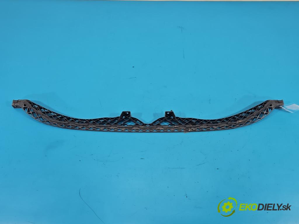 Vw Passat B8 2014 - 2.0 tdi 150 hp automatic 110 kW 1968 cm3 5- Boty: nárazníku přední levý 3G0807889