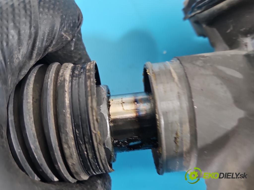 Vw Passat B8 2014 - 2.0 tdi 150 HP automatic 110 kW 1968 cm3 5- Ozubené kolo: volant 3Q1423050P