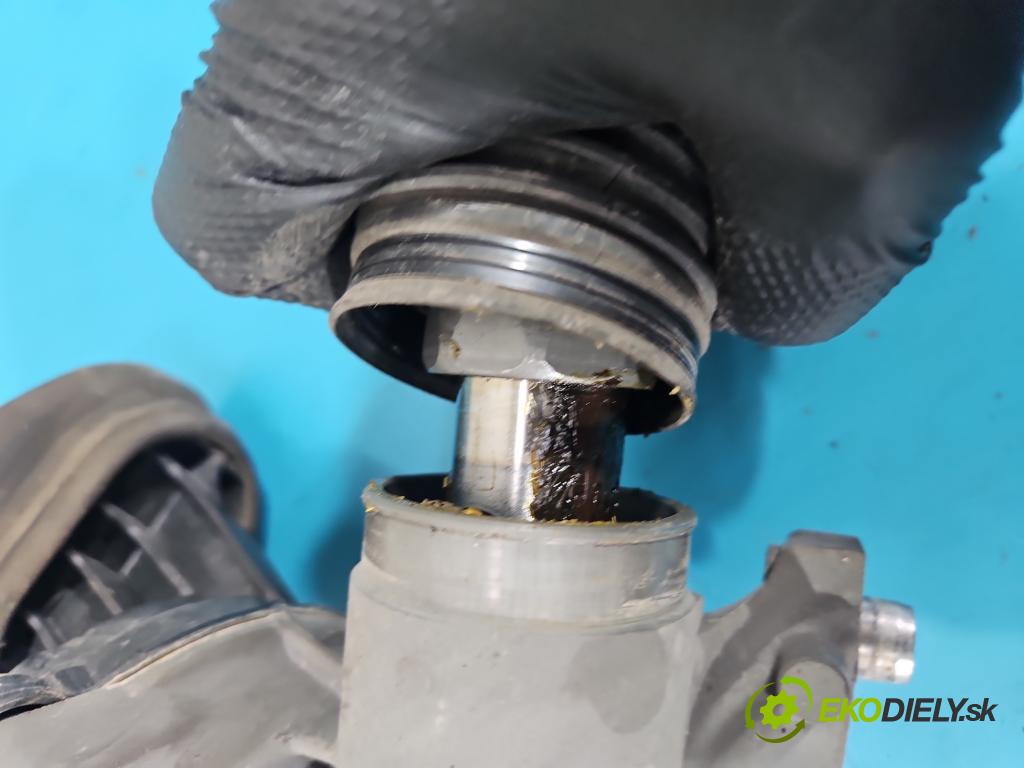 Vw Passat B8 2014 - 2.0 tdi 150 HP automatic 110 kW 1968 cm3 5- Ozubené kolo: volant 3Q1423050P