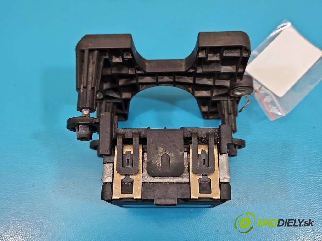 Vw Passat B8 2014 - 2.0 tdi 150 HP automatic 110 kW 1968 cm3 5- riadiaca jednotka ostatné 3Q0907561C