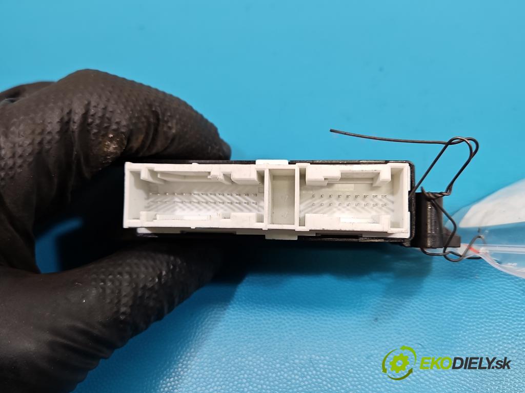 Vw Passat B8 2014 - 2.0 tdi 150 HP automatic 110 kW 1968 cm3 5- riadiaca jednotka parkovaní: 5Q0919294L