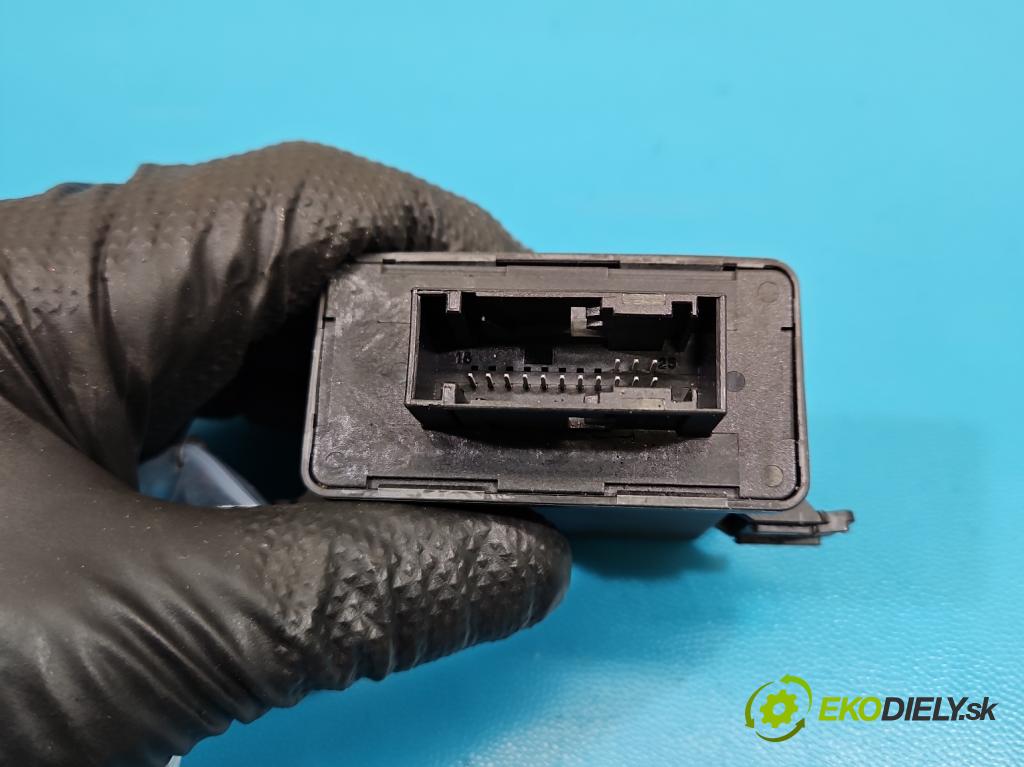 Vw Passat B8 2014 - 2.0 tdi 150 hp automatic 110 kW 1968 cm3 5- řídící jednotka 7P6907357C