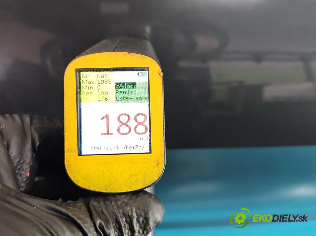 Audi A4 B9 2015-2024 2.0 TDI 190 hp automatic 140 kW 1968 cm3 5- dveře přední pravé  (Klika dveří ostatní)