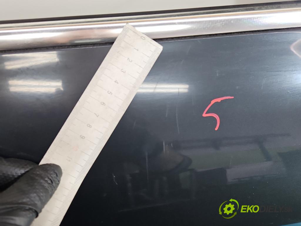 Audi A4 B9 2015-2024 2.0 TDI 190 hp automatic 140 kW 1968 cm3 5- dveře přední pravé  (Klika dveří ostatní)