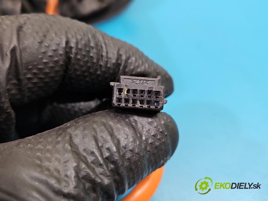 Renault Modus 1.6 16V 88 HP manual 65 kW 1598 cm3 5- zrkadlo pravé  (Kľučka dverí ostatné)