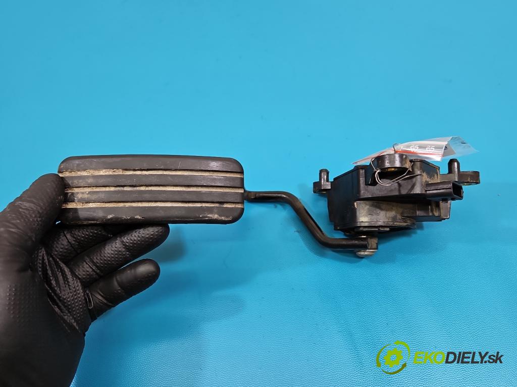 Renault Modus 1.6 16V 88 HP manual 65 kW 1598 cm3 5- pedal plyn potenciometr: 8200139319