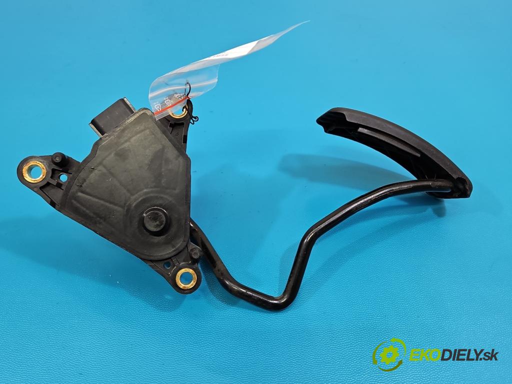 Renault Modus 1.6 16V 88 HP manual 65 kW 1598 cm3 5- pedal plyn potenciometr: 8200139319