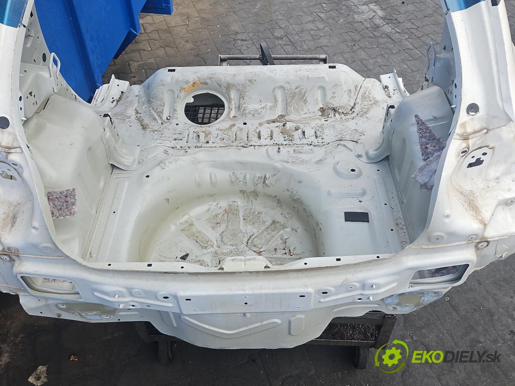 Citroen C3 III 2016-2024 1.2 12V 110 HP manual 81 kW 1199 cm3 5- pas zadní: