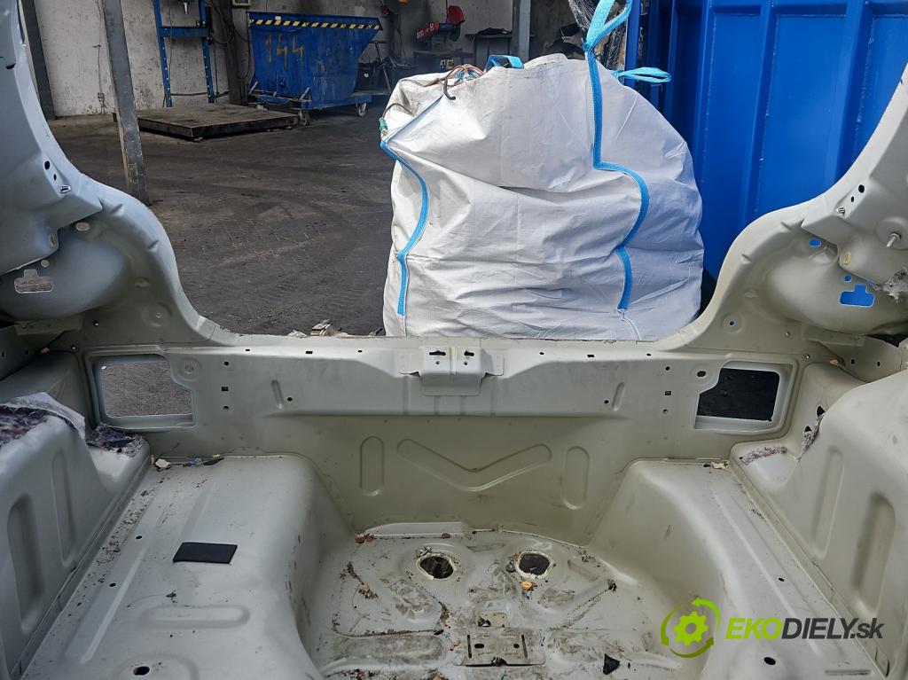 Citroen C3 III 2016-2024 1.2 12V 110 HP manual 81 kW 1199 cm3 5- pas zadní: