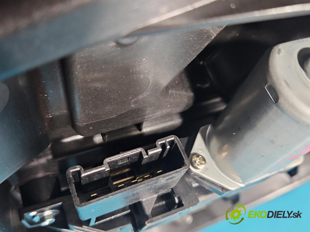 Bmw iX1 U11 0.0 elektrický: 272 HP automatic 200 kW 1 cm3 5- mechanizmus okna predné pravý 5A1D876-06