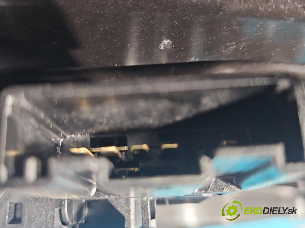 Bmw iX1 U11 0.0 elektrický: 272 HP automatic 200 kW 1 cm3 5- mechanizmus okna zadné pravý 5A1D878