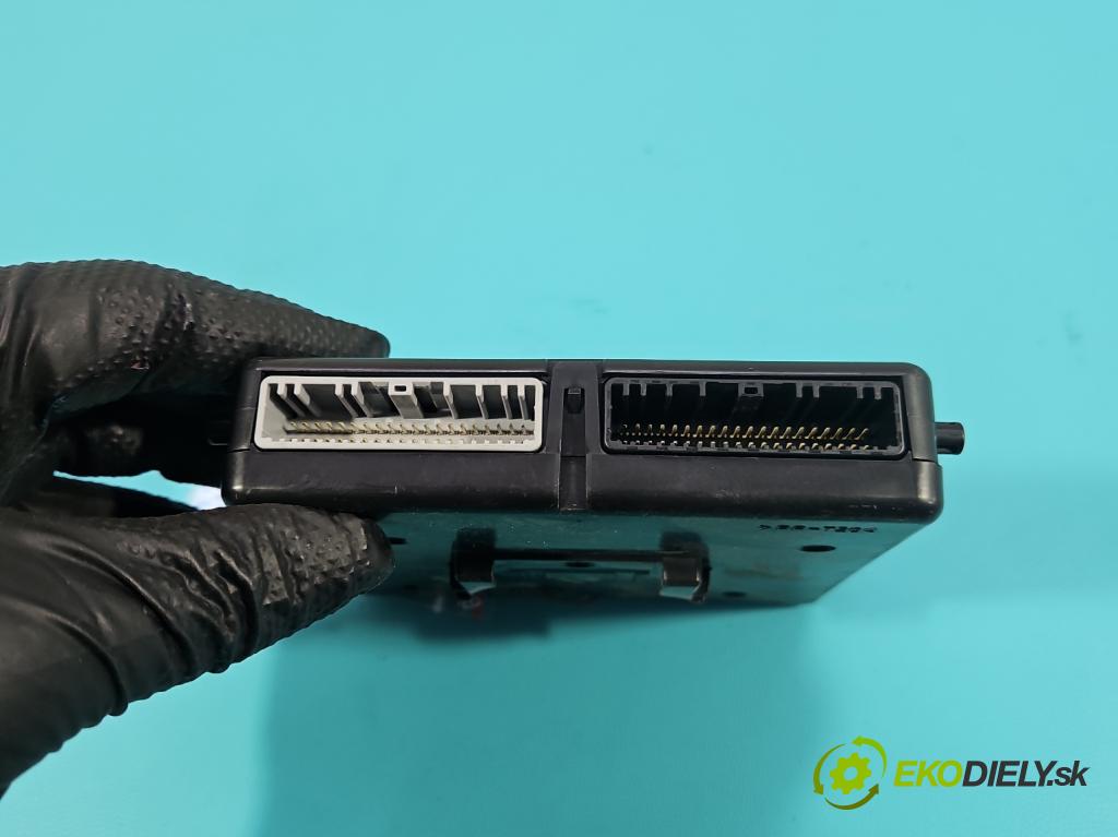 Renault Clio V 2019- 1.0 91KM automatic 67 kW 999 cm3 5- řídící jednotka 285253778R