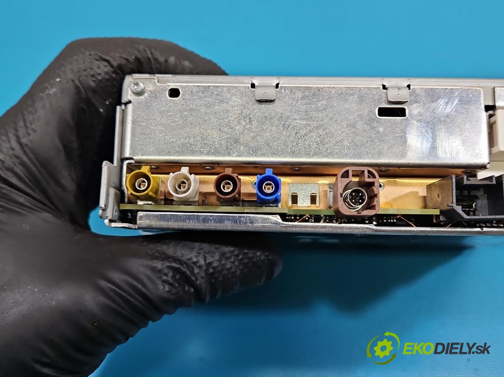 Renault Clio V 2019- 1.0 91 KM automatic 67 kW 999 cm3 5- Radio originál 259152678R