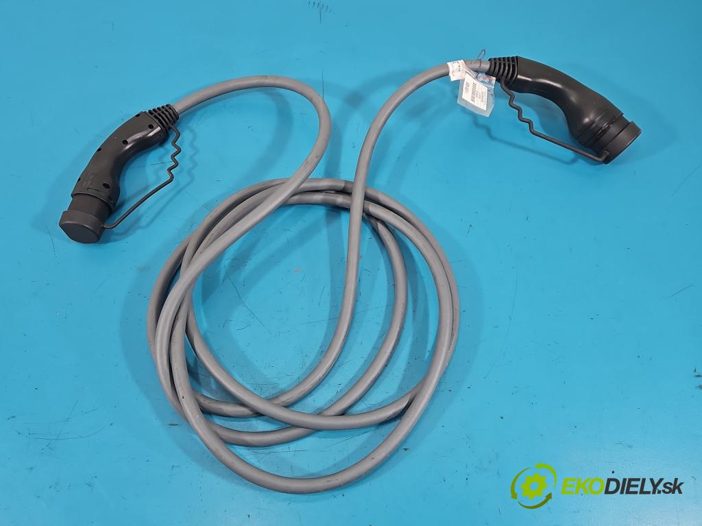 Bmw iX1 U11 0.0 elektrický: 272 HP automatic 200 kW 1 cm3 5- Nabíjačka JETTY 32A 480V