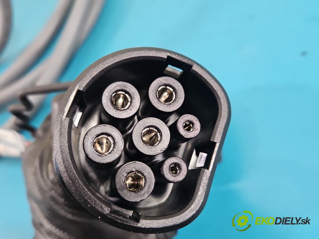 Bmw iX1 U11 0.0 elektrický: 272 HP automatic 200 kW 1 cm3 5- Nabíjačka JETTY 32A 480V