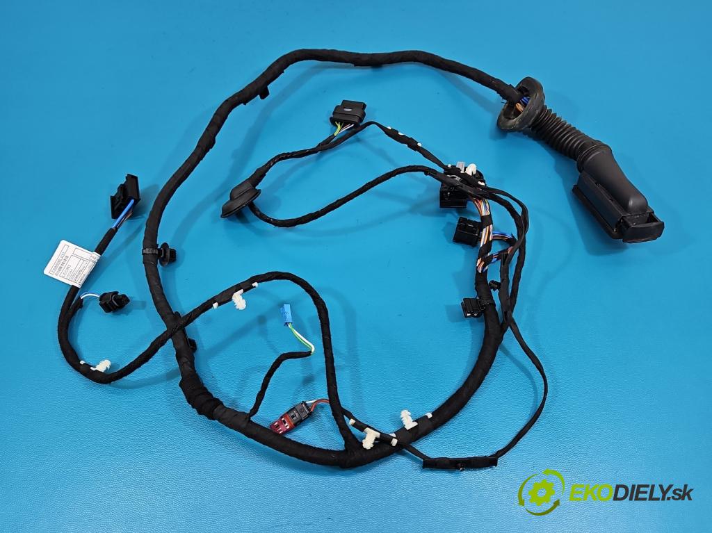 Bmw iX1 U11 0.0 elektrický: 272 hp automatic 200 kW 1 cm3 5- Balíček: dveře přední vlevo 9221028