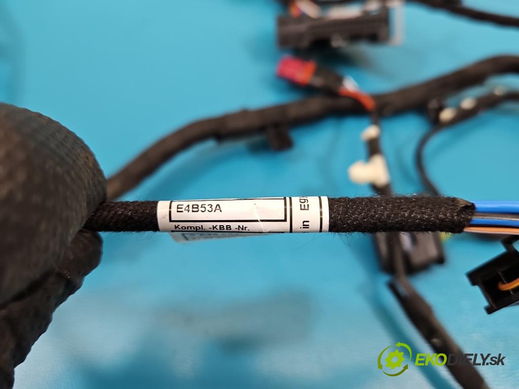 Bmw iX1 U11 0.0 elektrický: 272 hp automatic 200 kW 1 cm3 5- Balíček: dveře přední vlevo 9221028