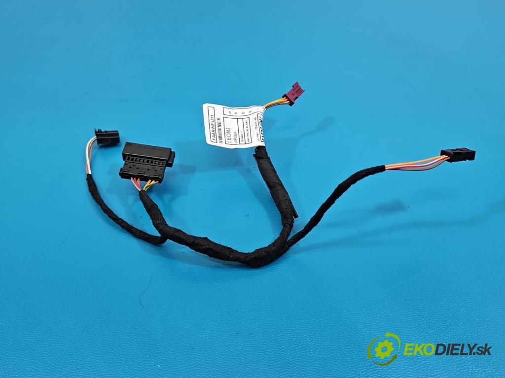 Bmw iX1 U11 0.0 elektrický: 272 hp automatic 200 kW 1 cm3 5- Balíček: dveře zadní pravých 5A52C15