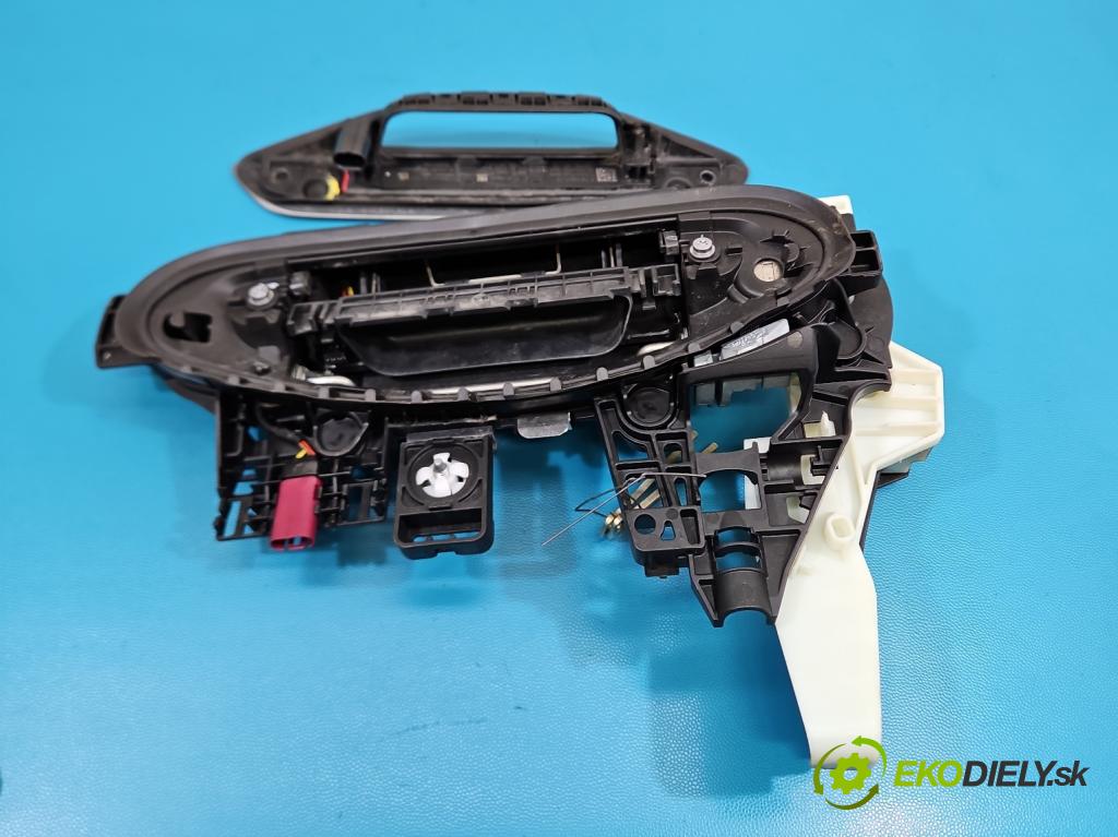 Bmw iX1 U11 0.0 elektrický: 272 HP automatic 200 kW 1 cm3 5- rukoväť predné ľavé mimo: 5A68ED5 (Kľučka dverí vonkajšia predná ľavá)