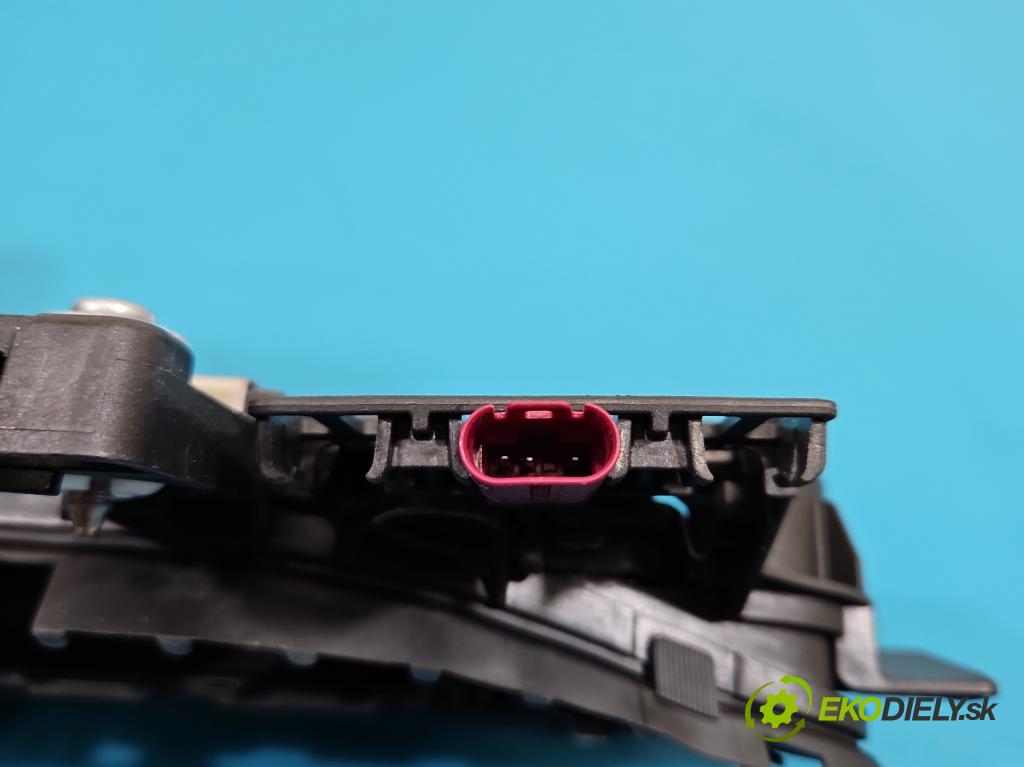 Bmw iX1 U11 0.0 elektrický: 272 HP automatic 200 kW 1 cm3 5- rukoväť predné ľavé mimo: 5A68ED5 (Kľučka dverí vonkajšia predná ľavá)