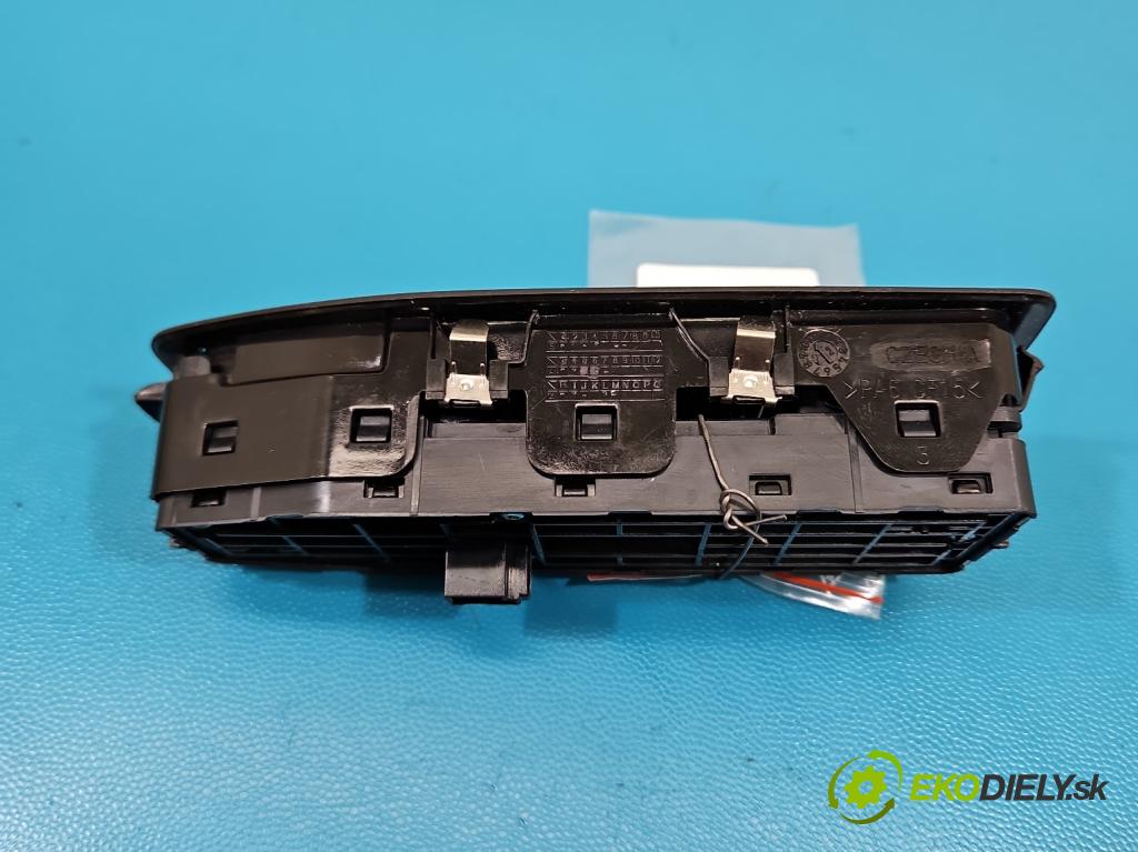 Bmw iX1 U11 0.0 elektrický: 272 hp automatic 200 kW 1 cm3 5- Přepínač oken zpětných zrcátek 9423239