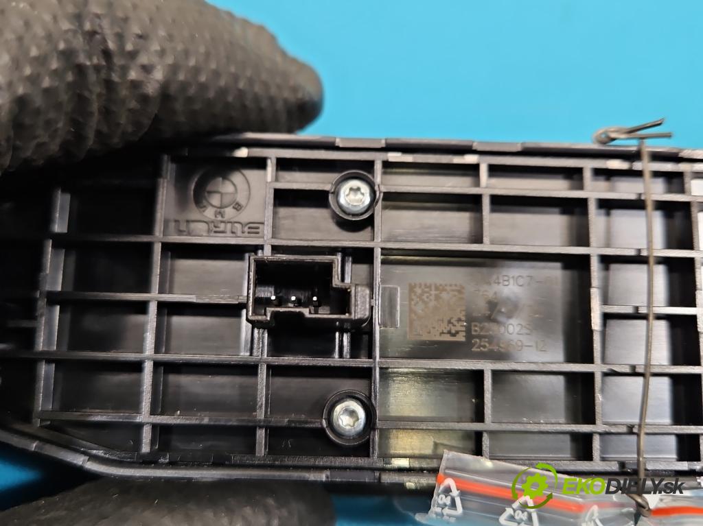 Bmw iX1 U11 0.0 elektrický: 272 hp automatic 200 kW 1 cm3 5- Přepínač oken zpětných zrcátek 9423239