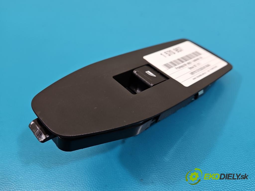 Bmw iX1 U11 0.0 elektrický: 272 hp automatic 200 kW 1 cm3 5- Přepínač oken zpětných zrcátek 9423240