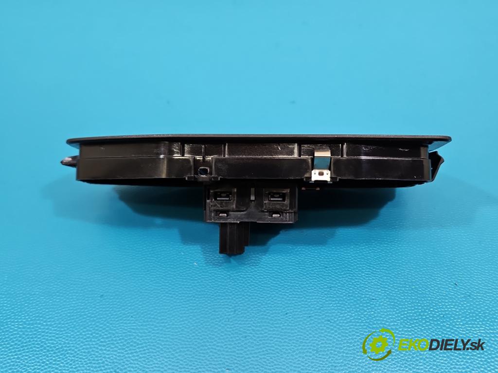 Bmw iX1 U11 0.0 elektrický: 272 HP automatic 200 kW 1 cm3 5- prepínač okien spätných zrkadiel 9423240