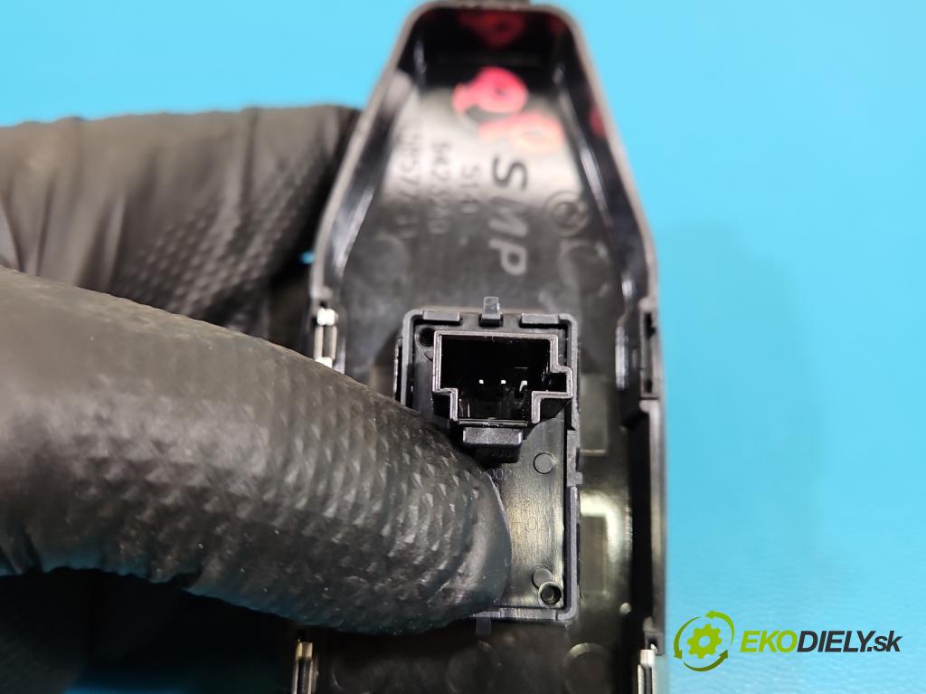 Bmw iX1 U11 0.0 elektrický: 272 HP automatic 200 kW 1 cm3 5- prepínač okien spätných zrkadiel 9423240