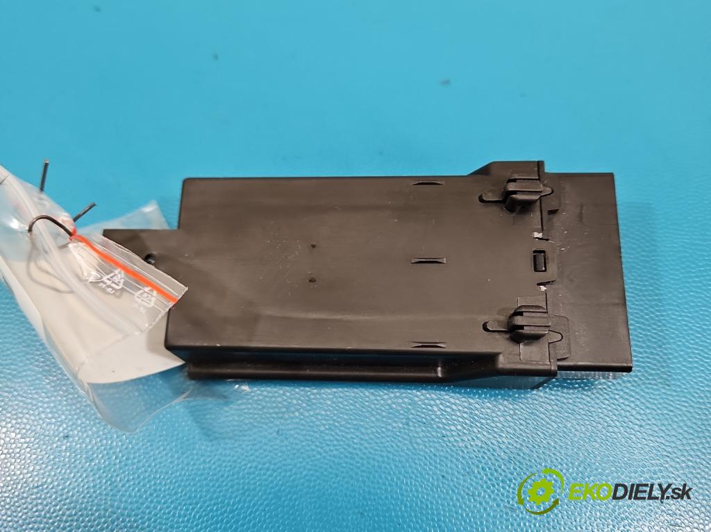 Bmw iX1 U11 0.0 elektrický: 272 hp automatic 200 kW 1 cm3 5- řídící jednotka 5A6A446