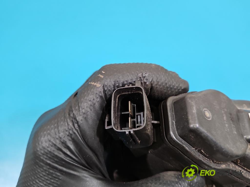 Renault Clio V 2019- 1.0 91 KM automatic 67 kW 999 cm3 5- brzdič zadné ľavý  (Kľučka dverí ostatné)