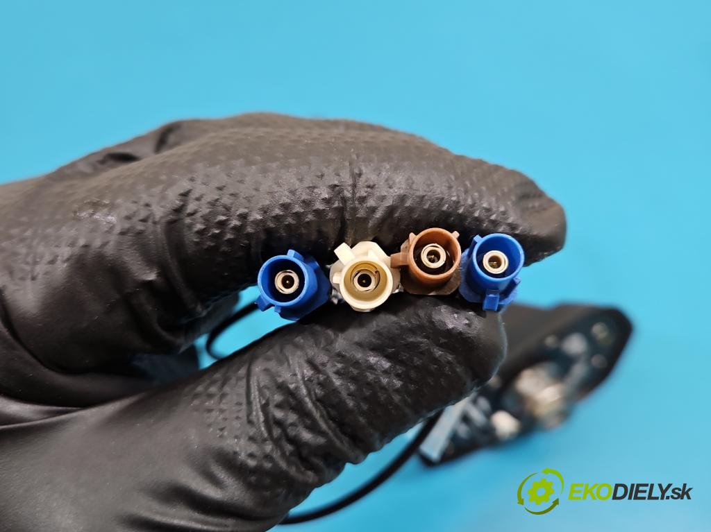 Renault Clio V 2019- 1.0 91 KM automatic 67 kW 999 cm3 5- Antena 282175296R