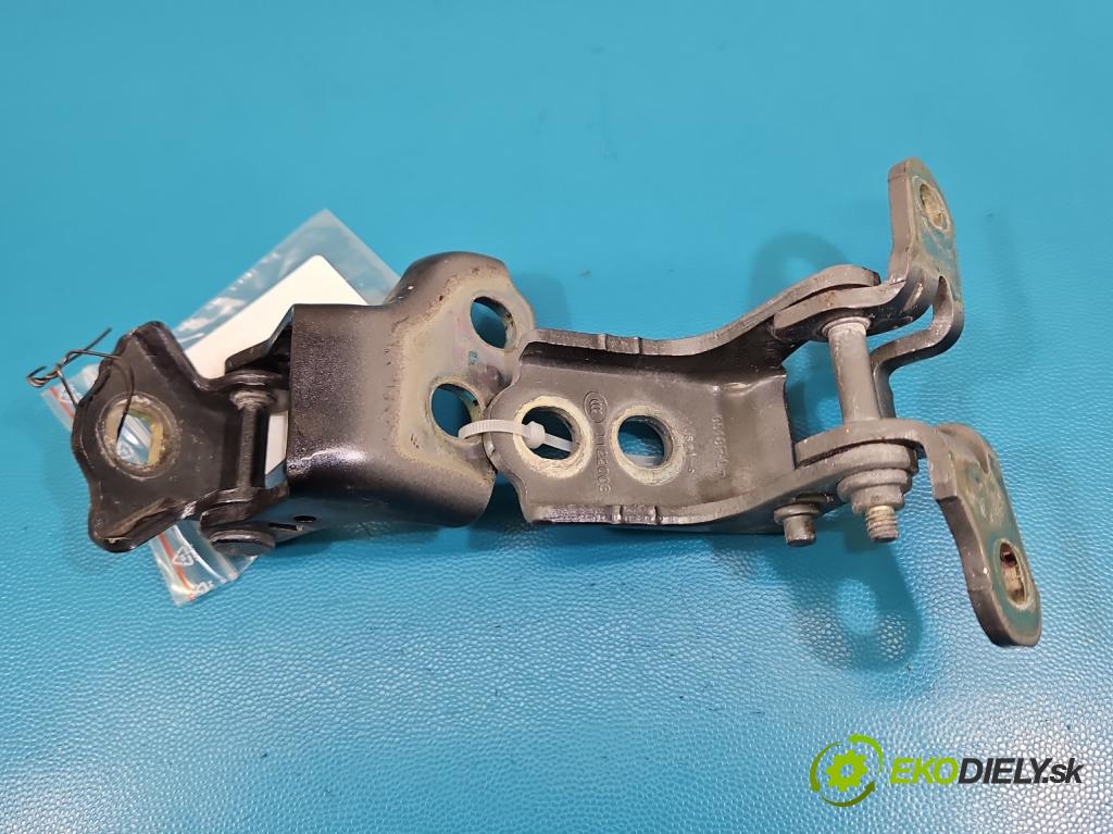 Renault Clio V 2019- 1.0 91KM automatic 67 kW 999 cm3 5- Závěs: dveře přední levý