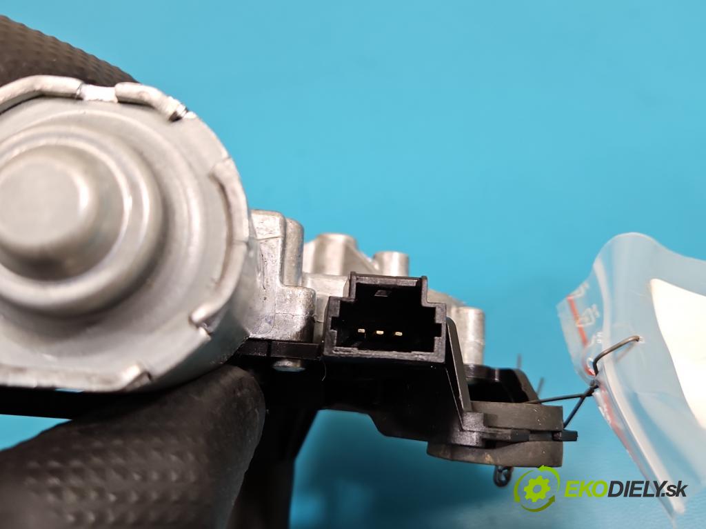 Renault Clio V 2019- 1.0 91 KM automatic 67 kW 999 cm3 5- motor stieračov zadné 0390205080