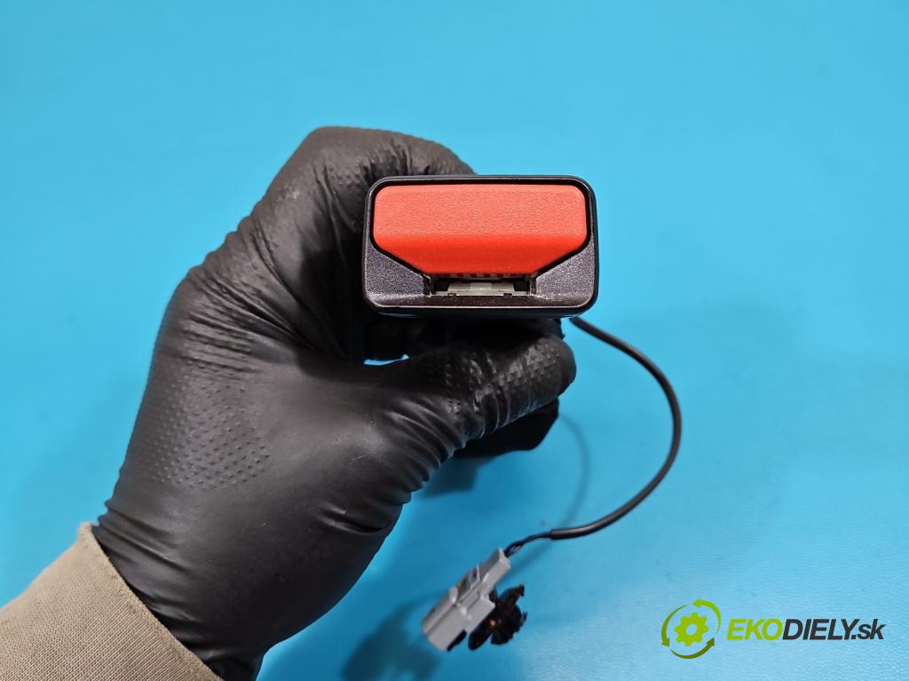 Renault Clio V 2019- 1.0 91 KM automatic 67 kW 999 cm3 5- pas bezpečnosť: zadné pravý 878164678R