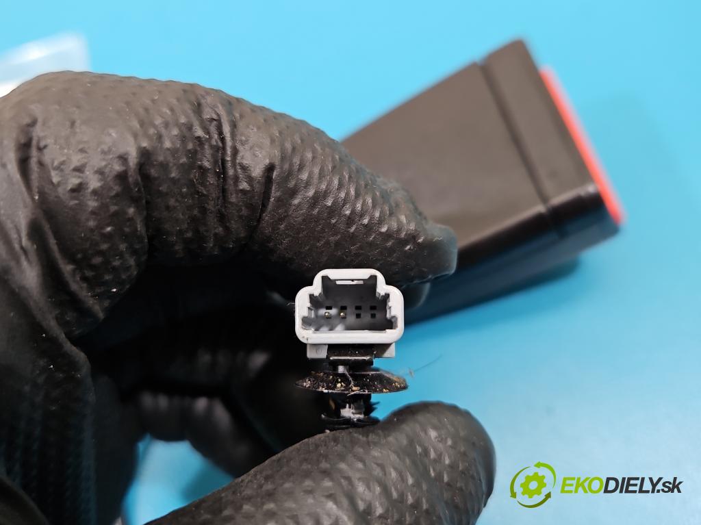 Renault Clio V 2019- 1.0 91 KM automatic 67 kW 999 cm3 5- pas bezpečnosť: zadné pravý 878164678R