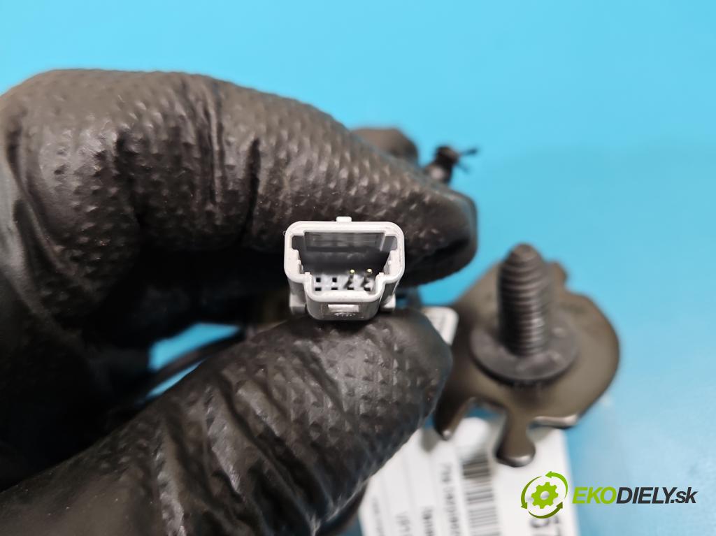 Renault Clio V 2019- 1.0 91 KM automatic 67 kW 999 cm3 5- pas bezpečnosť: predné pravý 878165444R