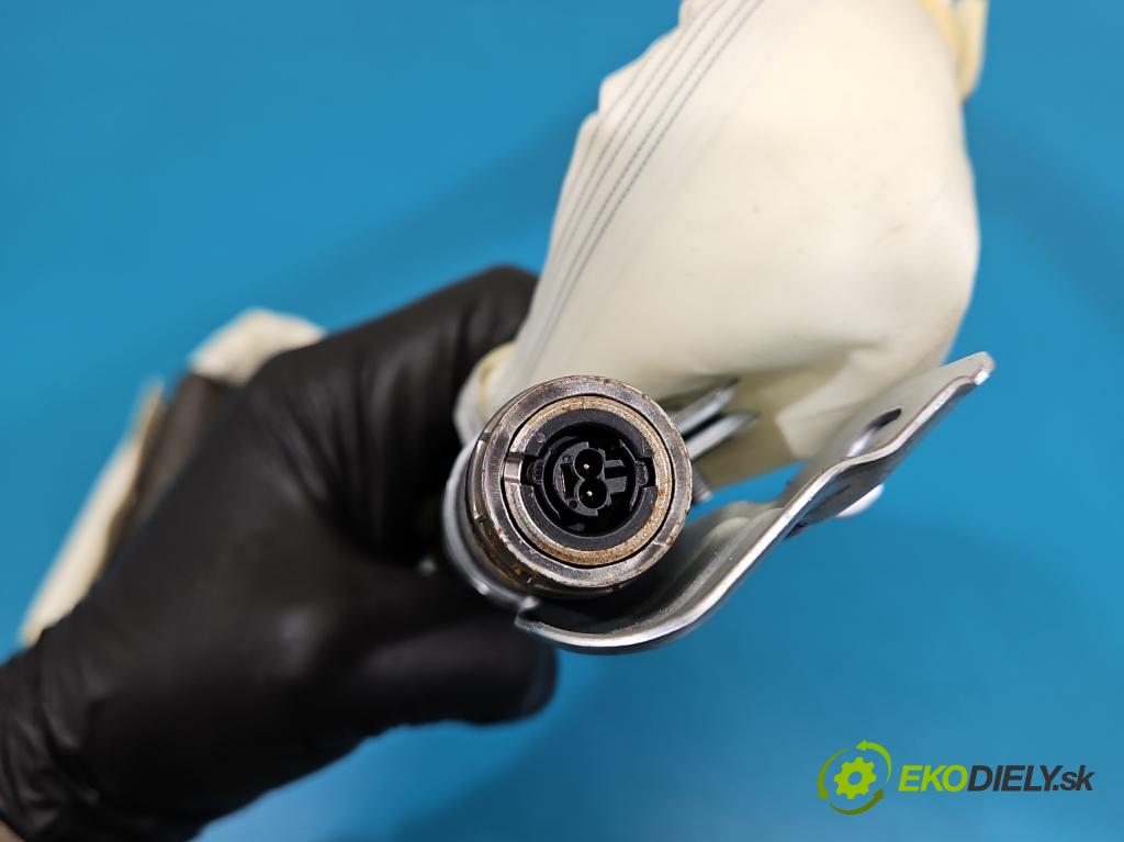 Renault Clio V 2019- 1.0 91KM automatic 67 kW 999 cm3 5- Záclona: levé 636046900H