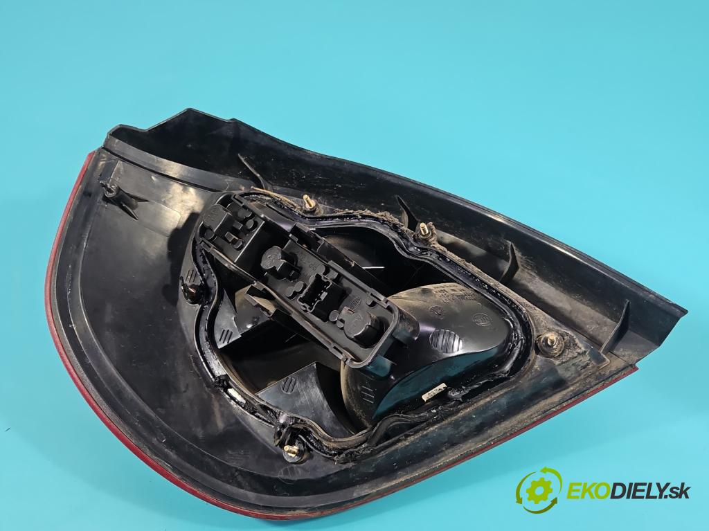 Nissan Almera N16 2000-2006 1.5 16V 90 HP manual 66 kW 1498 cm3 3- svetlo / reflektor zadné pravé  (Kľučka dverí ostatné)