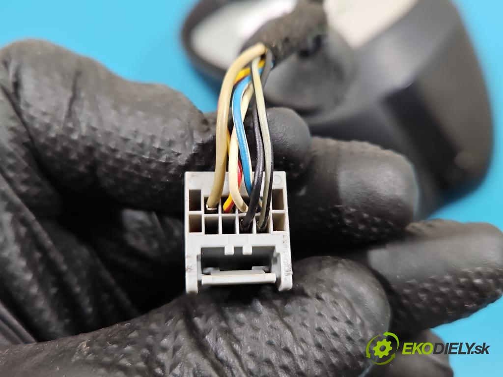 Ford Fiesta Mk7 2008-2017 1.2 16V 82 HP manual 60 kW 1242 cm3 3- zrkadlo ľavé  (Kľučka dverí ostatné)