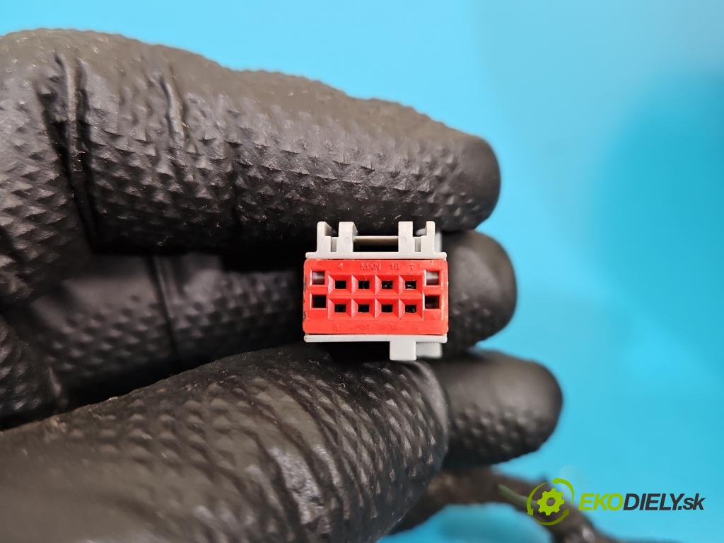 Ford Fiesta Mk7 2008-2017 1.2 16V 82 HP manual 60 kW 1242 cm3 3- zrkadlo ľavé  (Kľučka dverí ostatné)