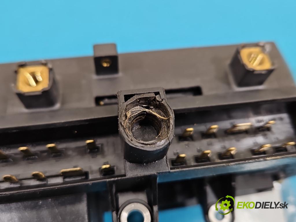 Mercedes Vito W638 1996-2003 2.2 cdi 102 hp manual 75 kW 2148 cm3 5- Přepínač sdružený 0015404945 (Páčky pod volantem)